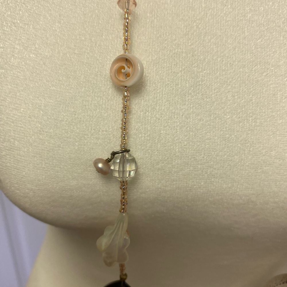 Three long necklaces in excellent condition. Rarely worn. - Picture 8 of 16